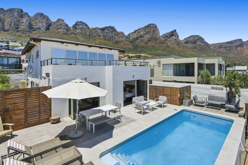 Jumeirah Blue Villa in Camps Bay