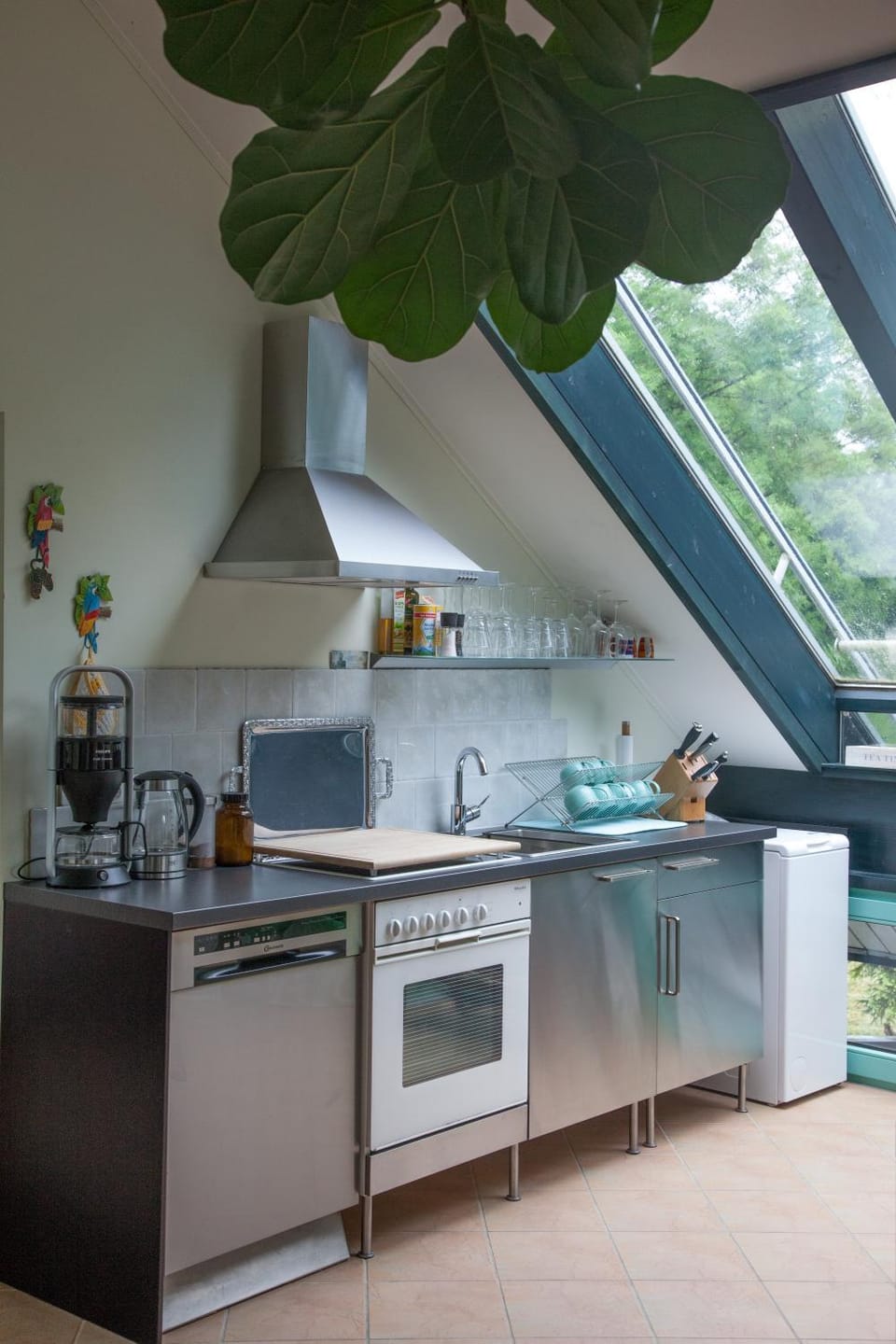 Coffee/tea facilities, Kitchen or kitchenette, Dining area