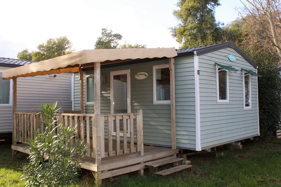 Camping Lou Cabasson Campground/ 
RV Resort in Bormes-les-Mimosas