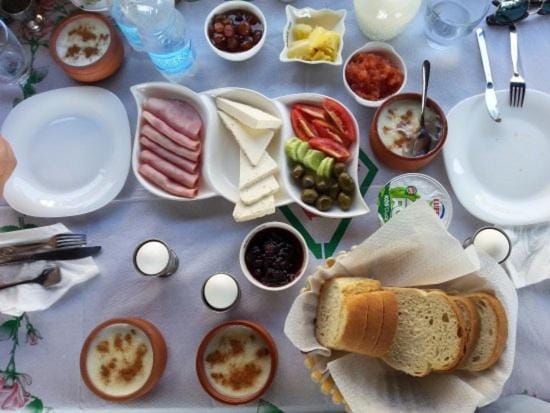 Food and drinks, Food, Breakfast, Continental breakfast