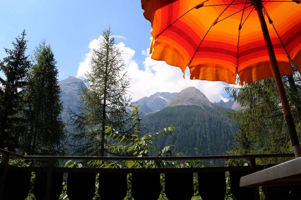Balcony/Terrace, Mountain view