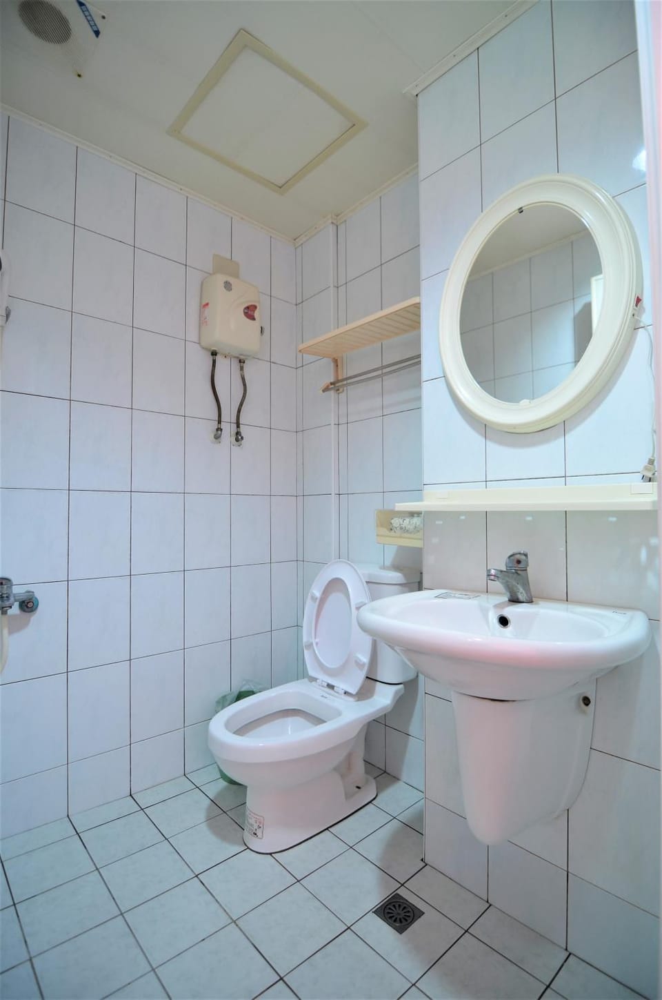 Shower, Toilet