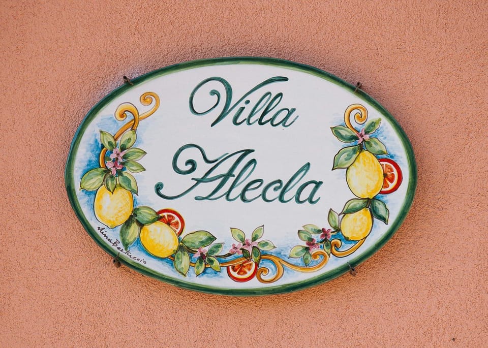 Facade/entrance, Property logo or sign
