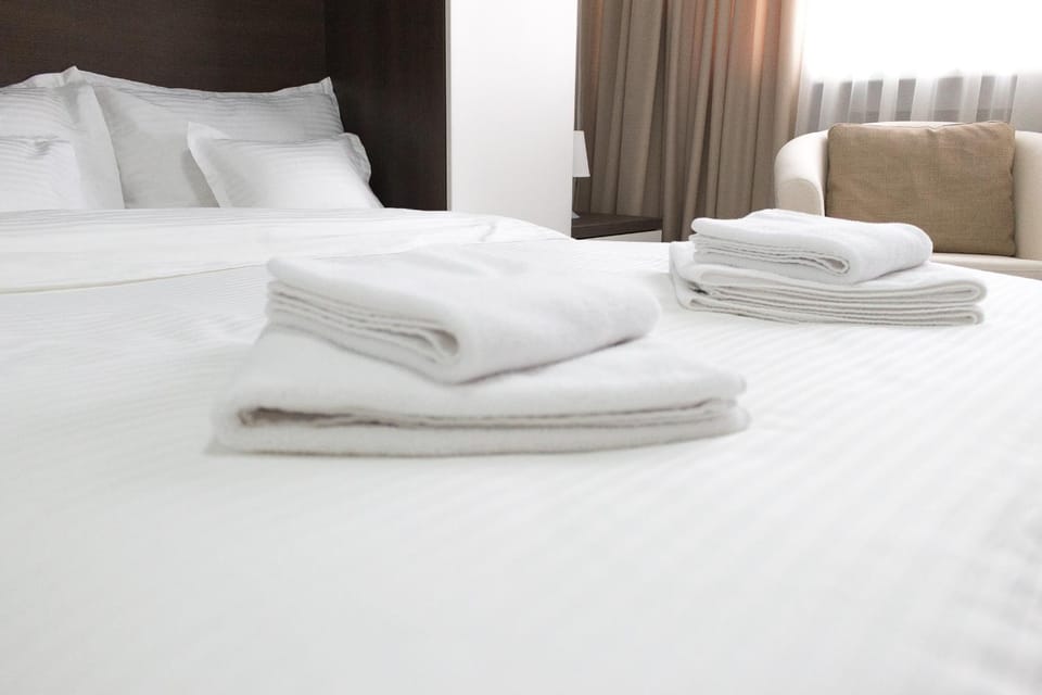 Bed, Photo of the whole room, Decorative detail