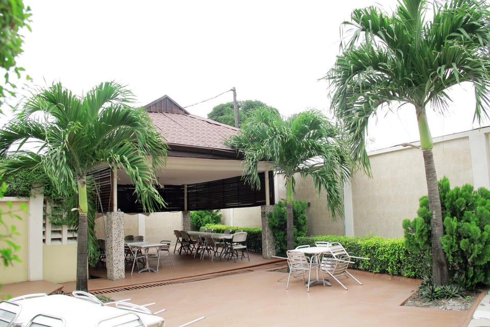Property building, Patio, Restaurant/places to eat, Garden, Banquet/Function facilities