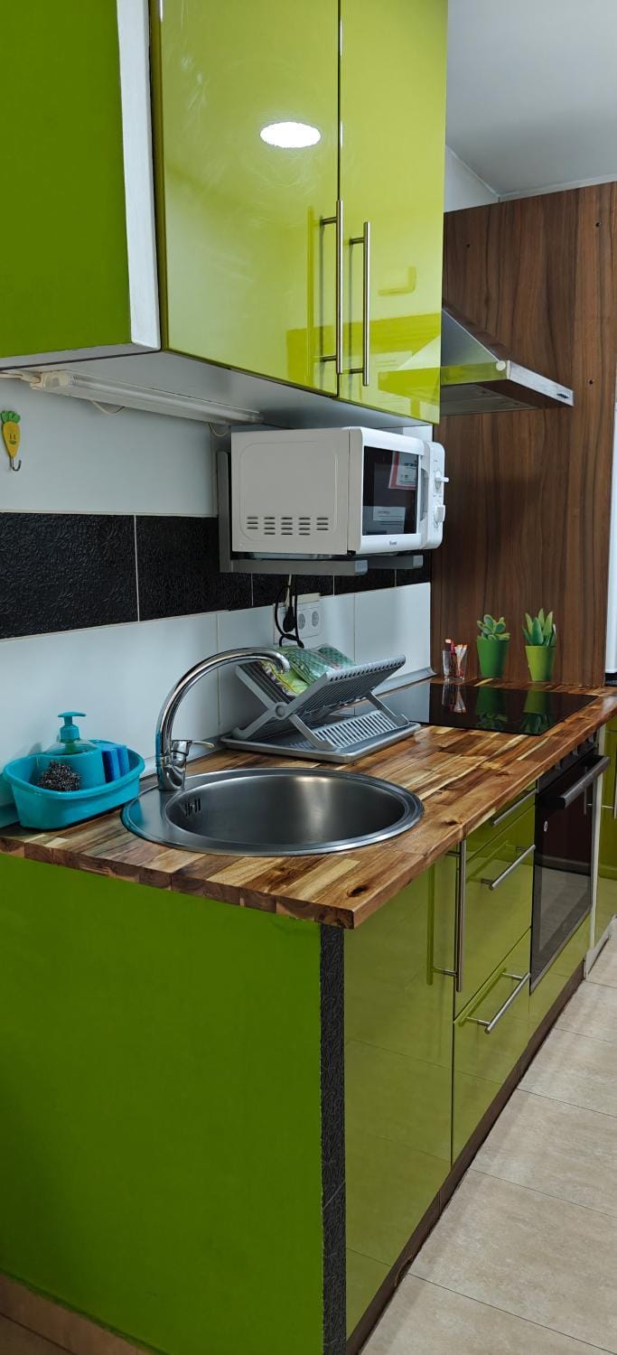 Kitchen or kitchenette, oven