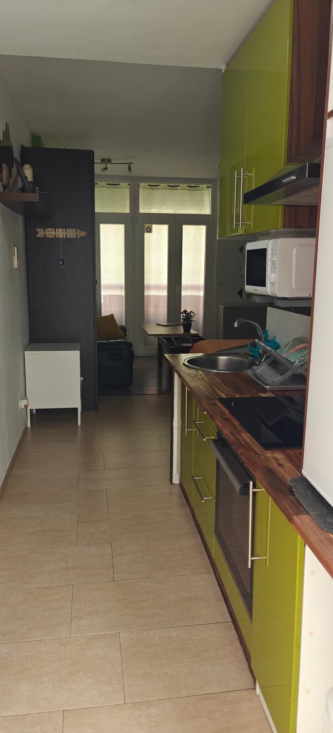 Kitchen or kitchenette, stove