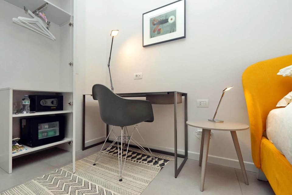Seating area, Bedroom