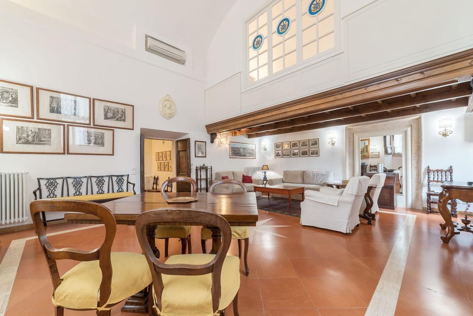 Living room, Dining area