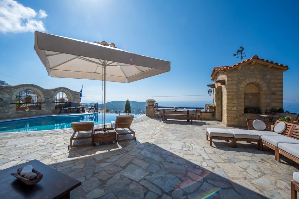 Balcony/Terrace, Seating area, Sea view, Swimming pool, sunbed