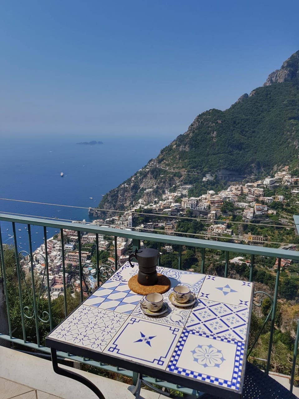 View (from property/room), Balcony/Terrace, City view, Mountain view, Sea view