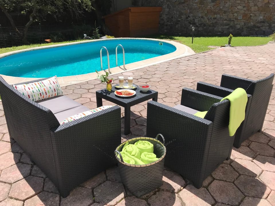 Patio, Swimming pool, Swimming pool
