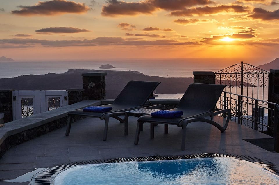 Patio, Nearby landmark, Natural landscape, Hot Tub, View (from property/room), Balcony/Terrace, Pool view, Sea view, Swimming pool, Sunrise, Sunset, sunbed