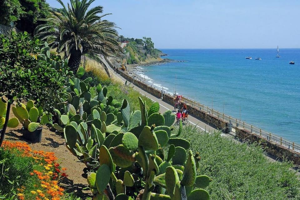 Oneglia Coast Apt Apartment in Imperia