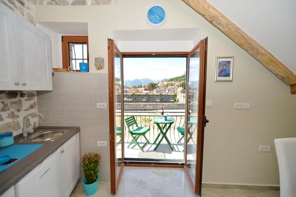 View (from property/room), Balcony/Terrace, Breakfast