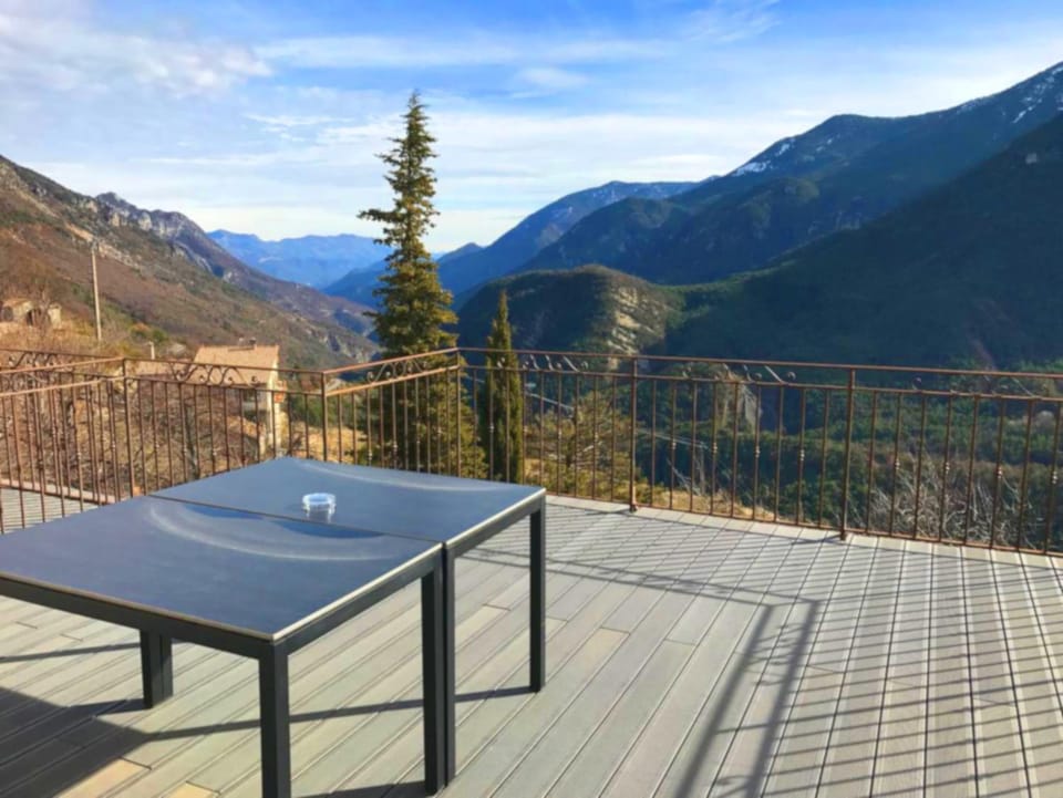 View (from property/room), Balcony/Terrace, Mountain view