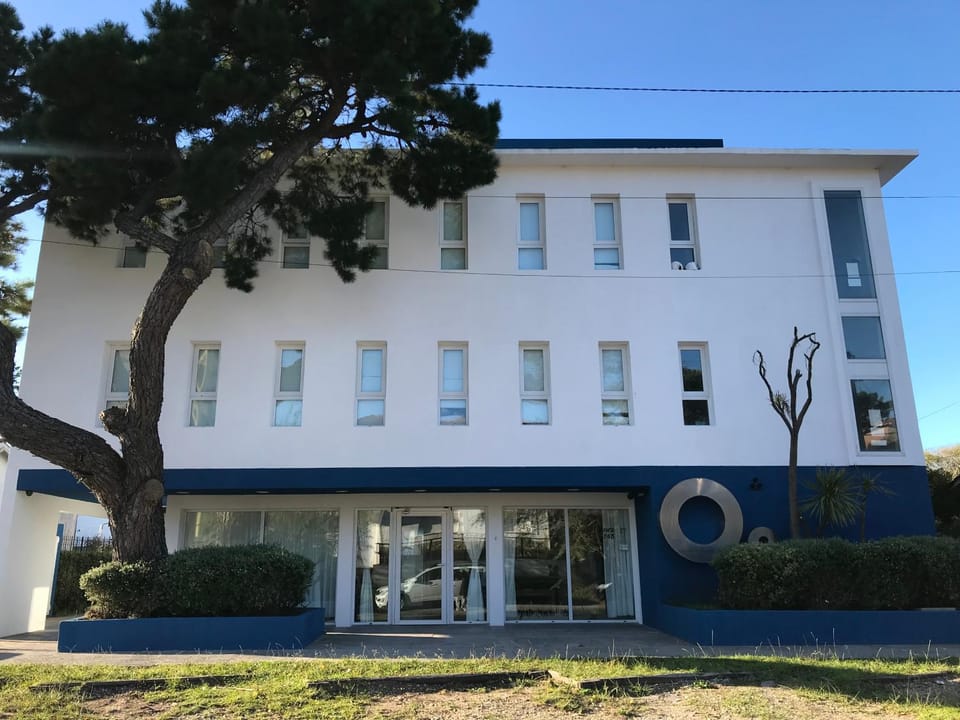 Property building, Facade/entrance, Day