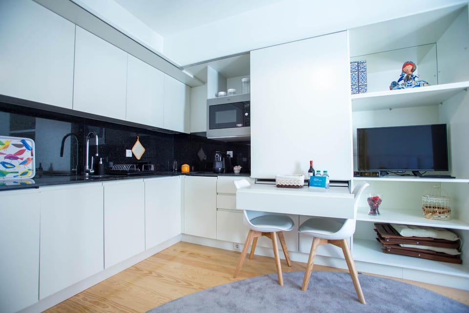 TV and multimedia, Coffee/tea facilities, Kitchen or kitchenette, Living room, Dining area, minibar