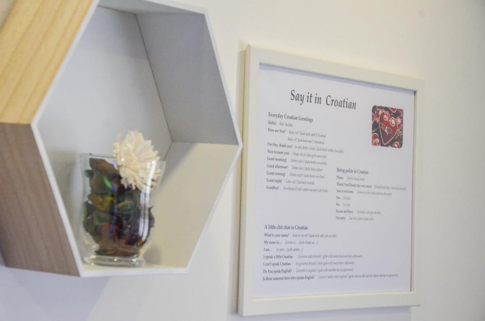 Spring, Day, People, Winter, Summer, Living room, Decorative detail, Autumn, On site, Family