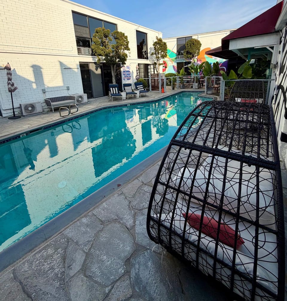 Swimming pool, sunbed