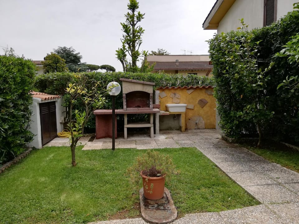 BBQ facilities, Garden