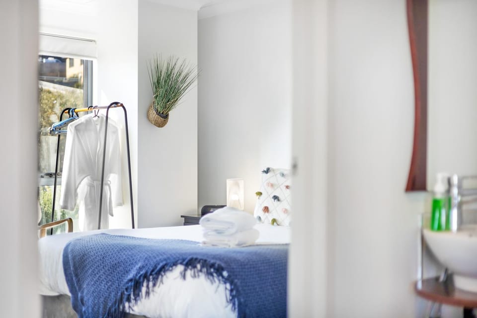 Property building, Photo of the whole room, Bedroom