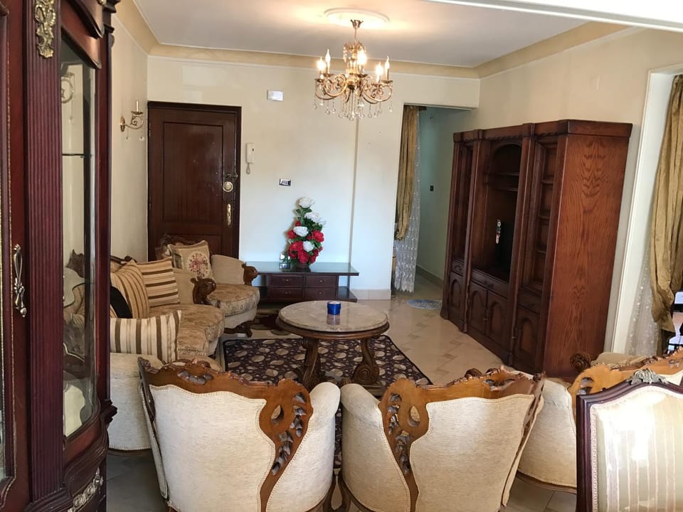 Library, Library, TV and multimedia, Living room, Seating area