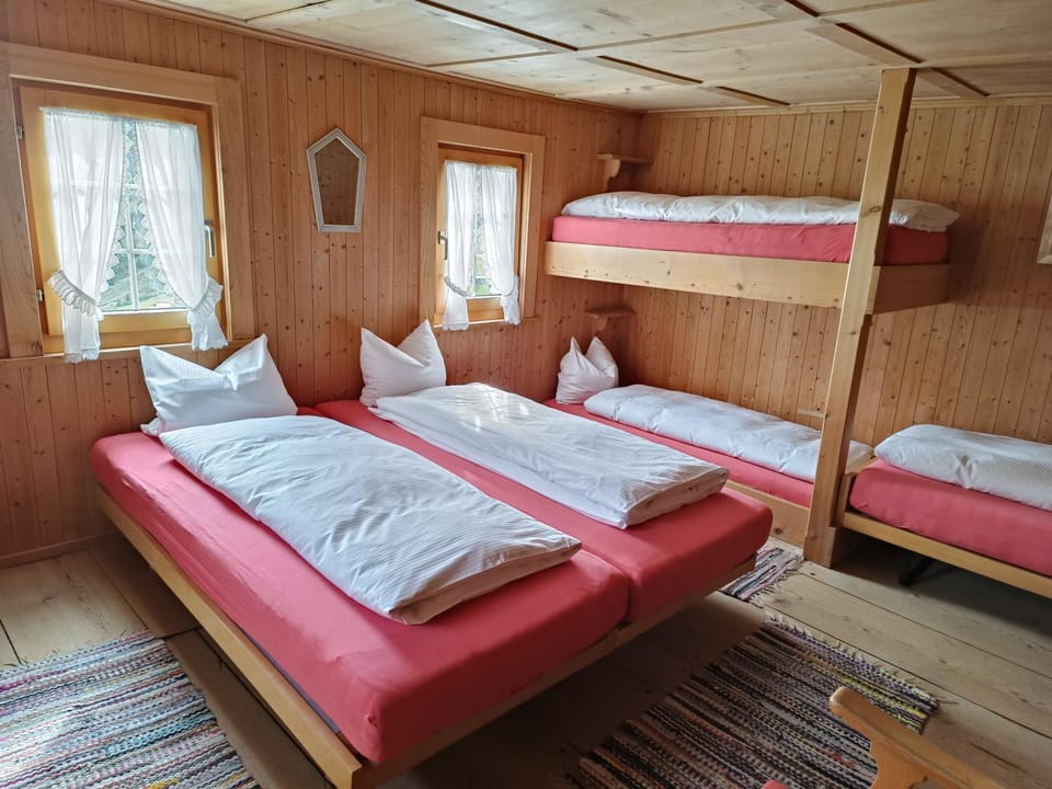 Bedroom, Family