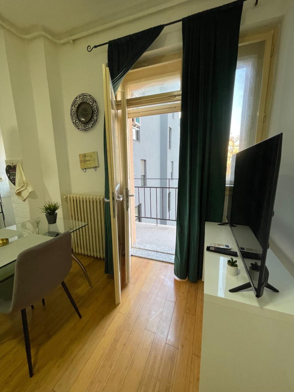 TV and multimedia, View (from property/room), Balcony/Terrace, Kitchen or kitchenette, Dining area, air conditioner