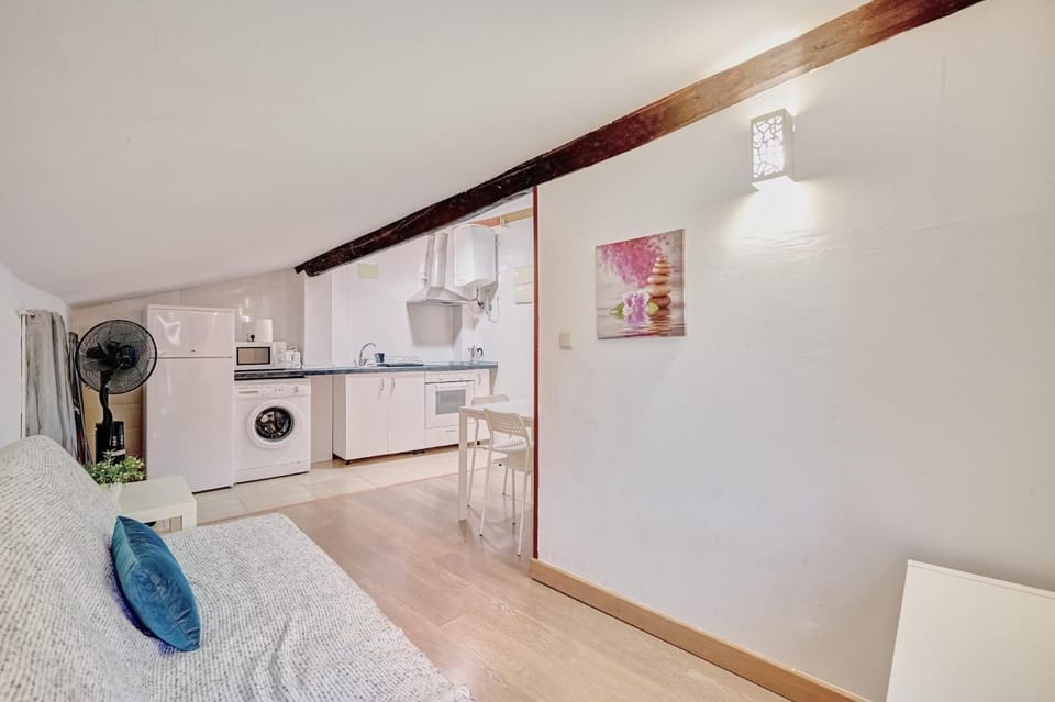 Kitchen or kitchenette, Living room