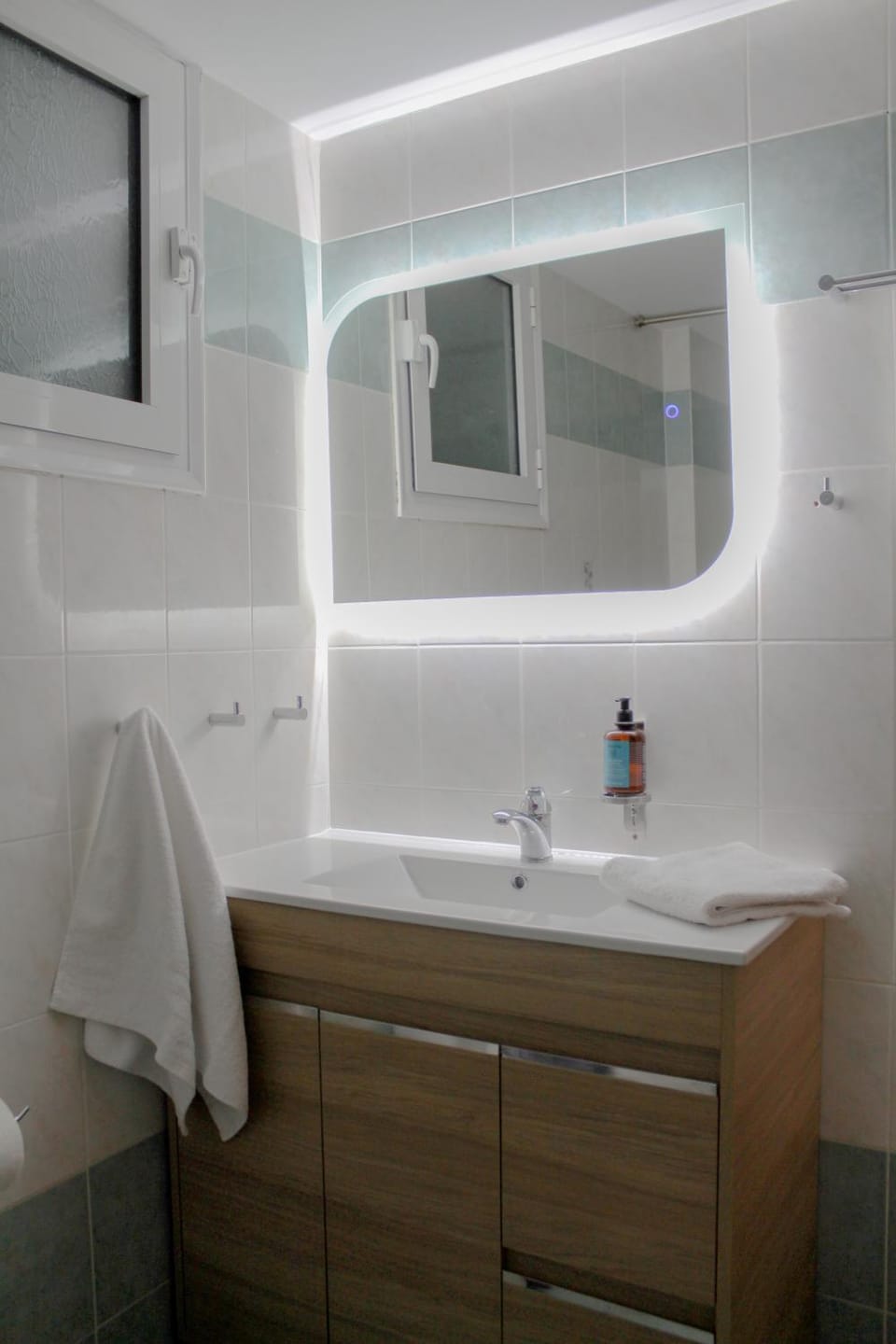 Bathroom, towels