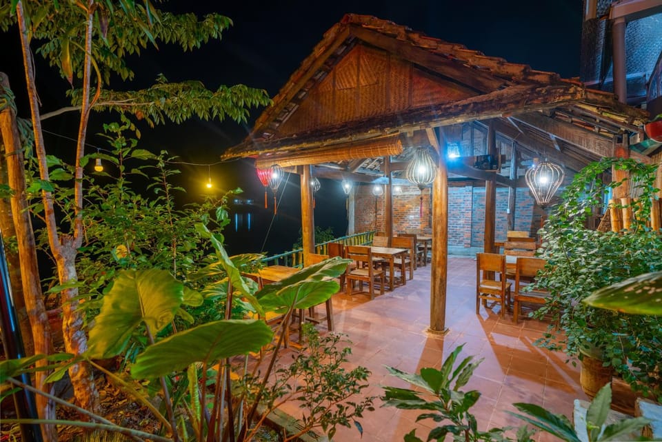 Property building, Restaurant/places to eat