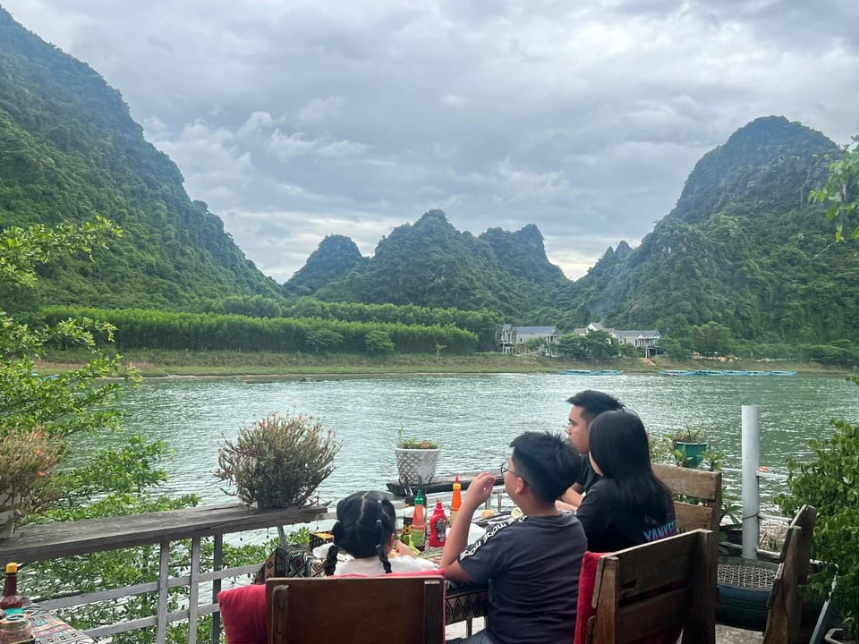 Nearby landmark, Balcony/Terrace, Mountain view, River view