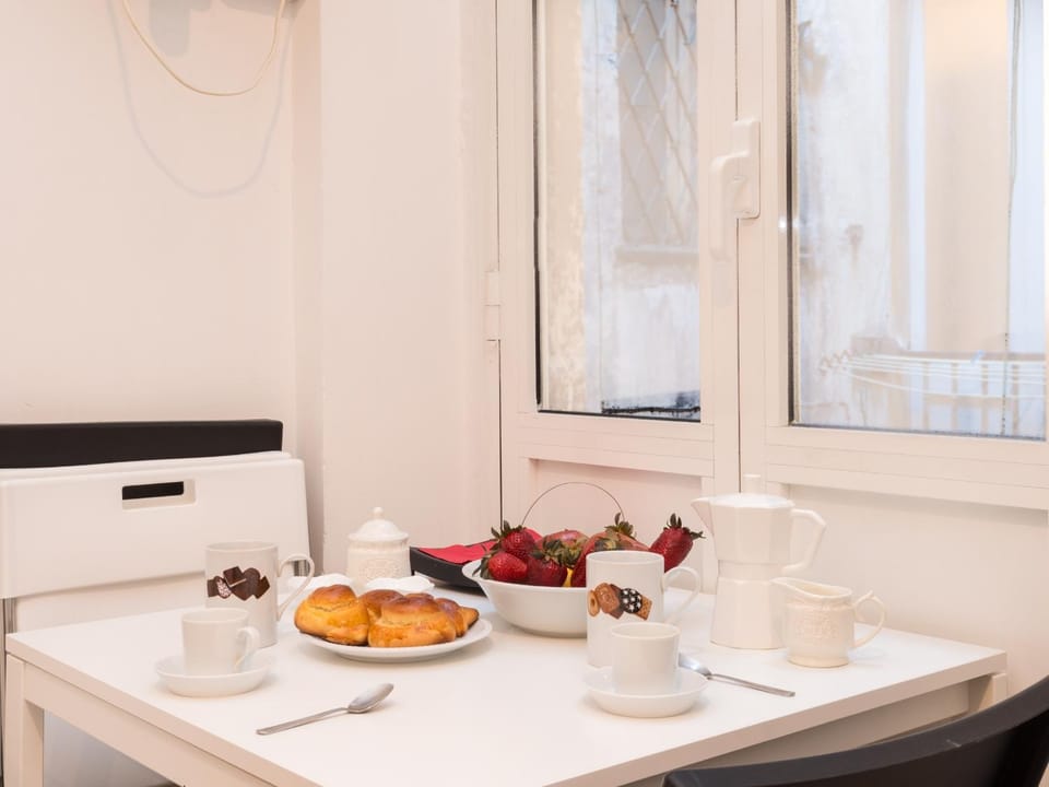 Kitchen or kitchenette, Food, Breakfast, kitchen
