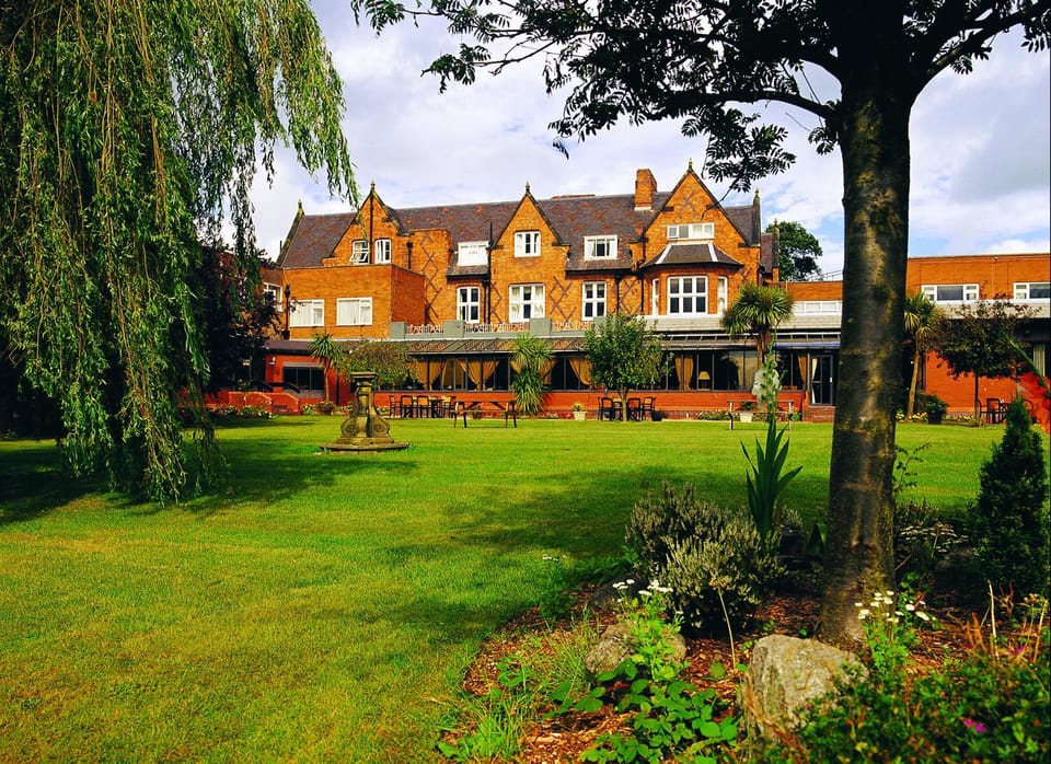 Facade/entrance, Garden, Spa and wellness centre/facilities