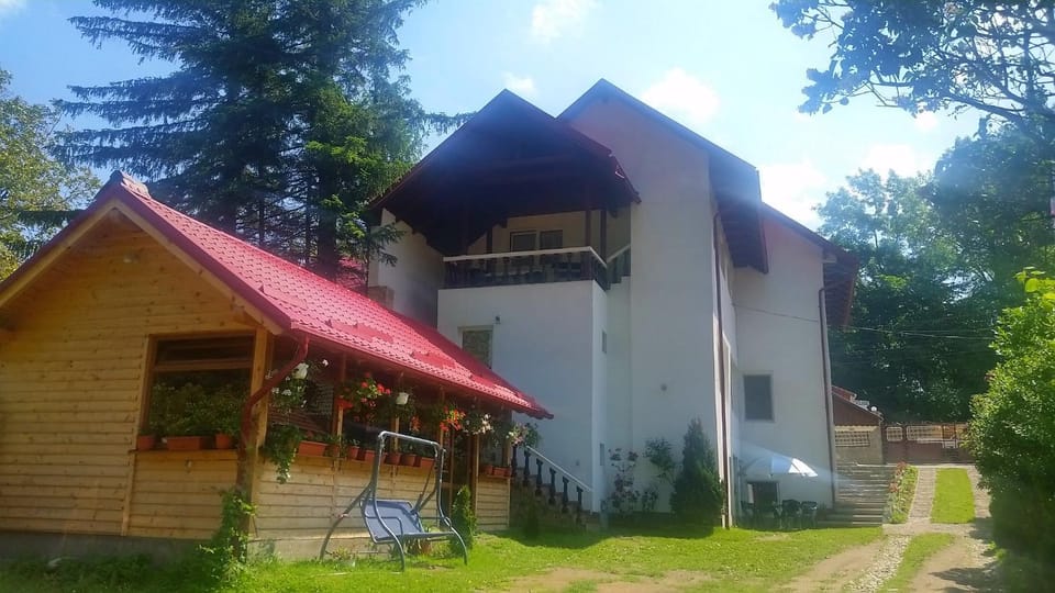 Property building, BBQ facilities, Garden, Garden