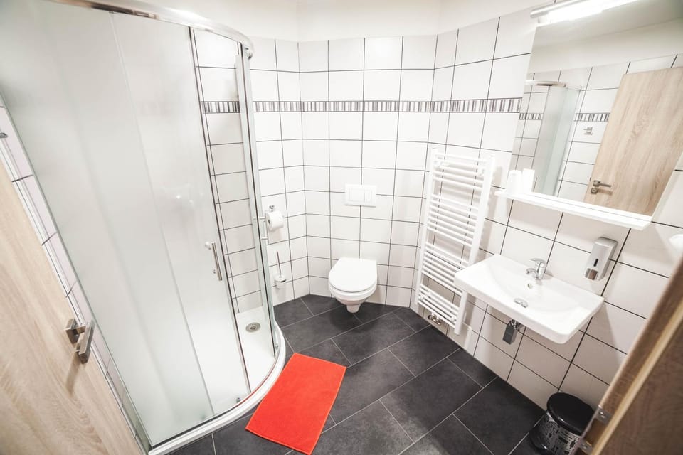 Shower, Toilet, Bathroom