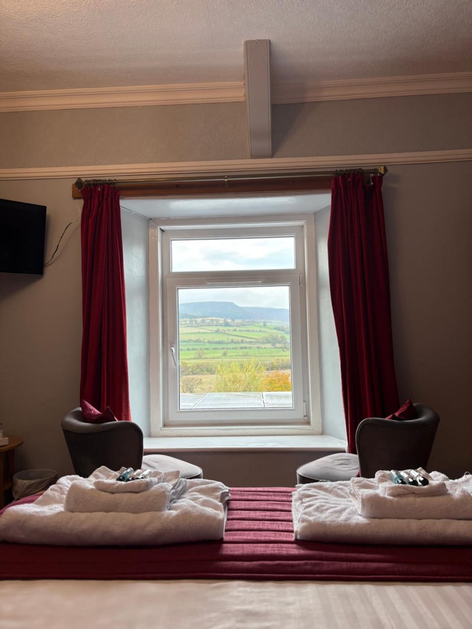 Three Wheat Heads Inn in England