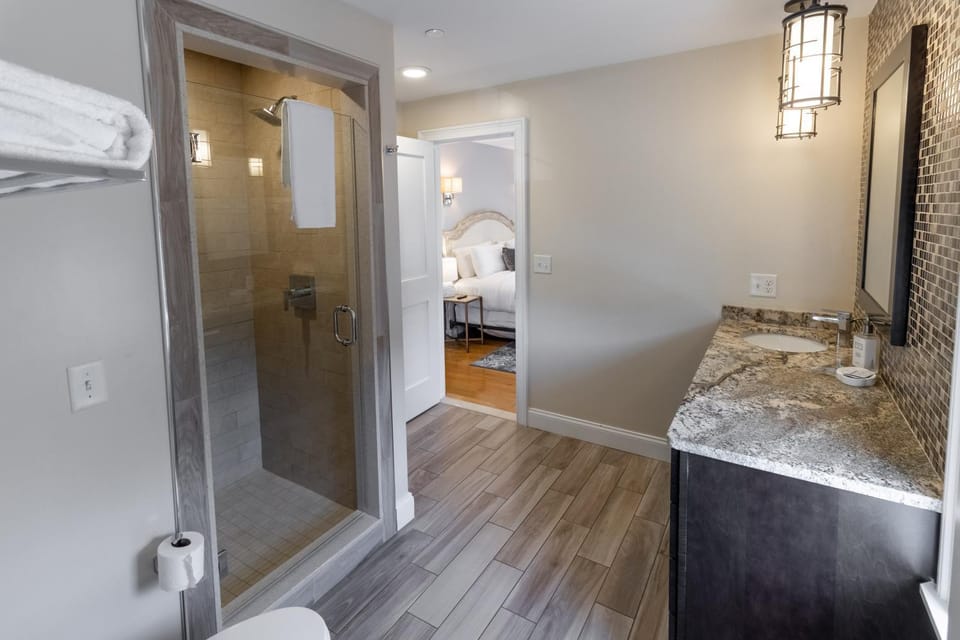 The Newport Lofts - 617 Thames Street Apartment in Newport