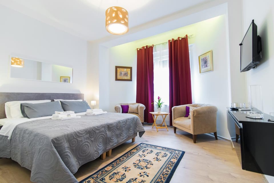 Day, Bedroom