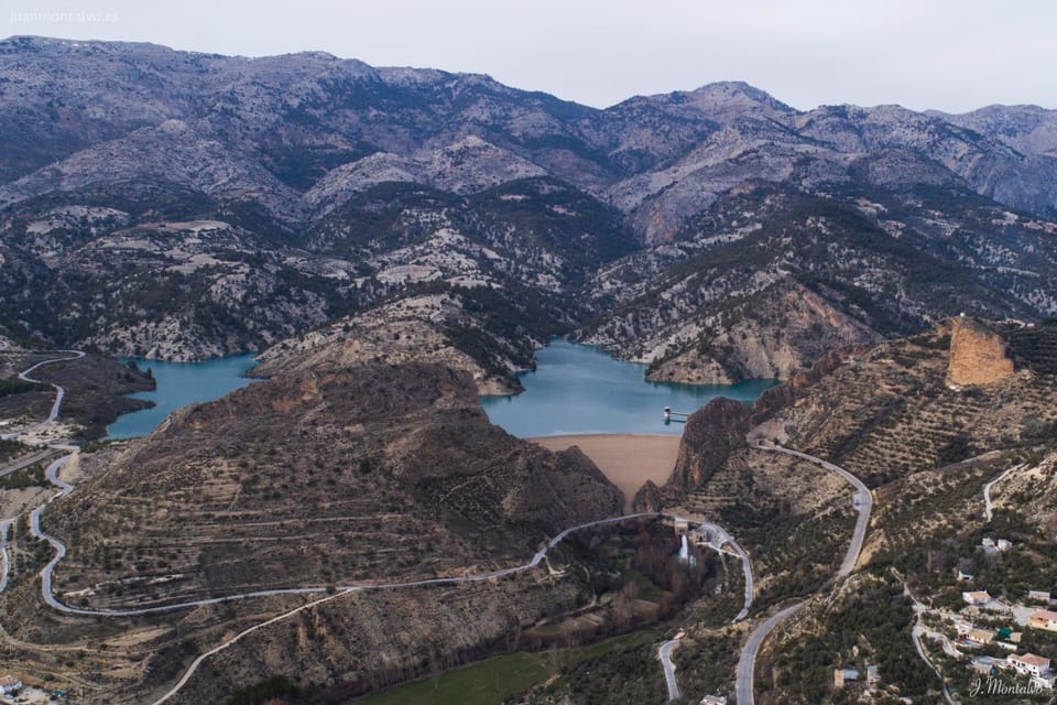Nearby landmark, Natural landscape