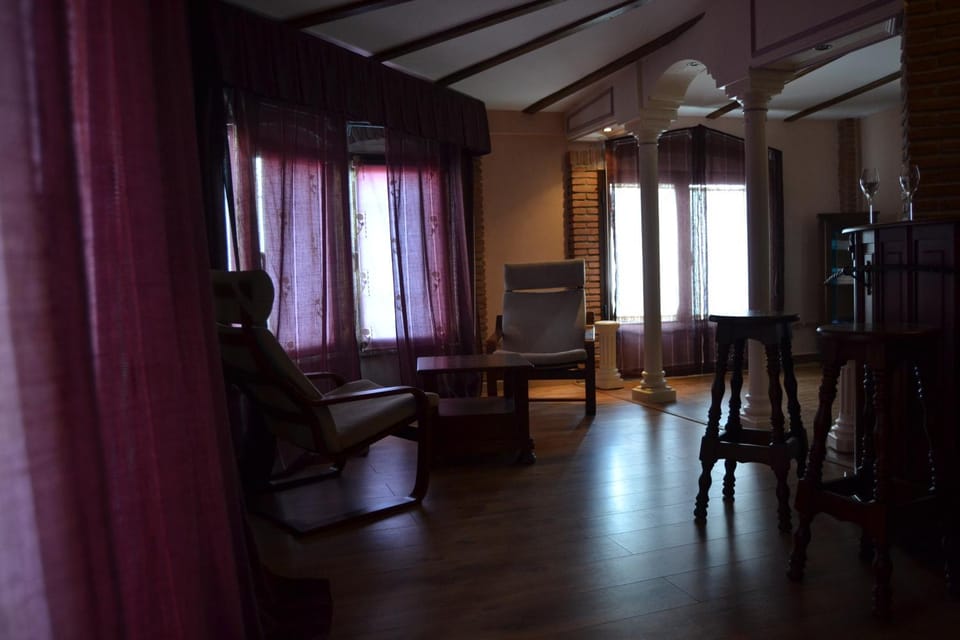 Living room, Photo of the whole room