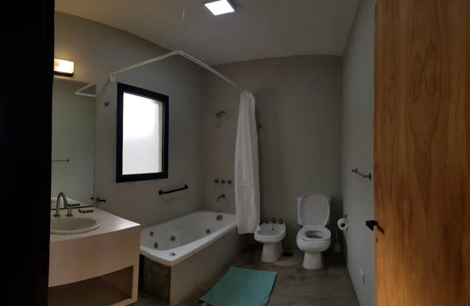 Shower, Toilet, Bathroom, Bath, bidet, towels