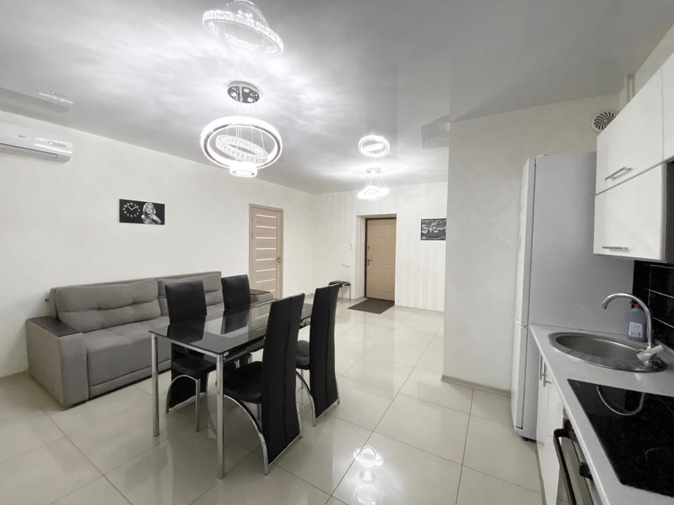 Most City Area De-Lux Apartment Apartment in Dnipro