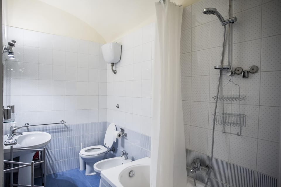 Shower, Toilet, Bathroom, Bath