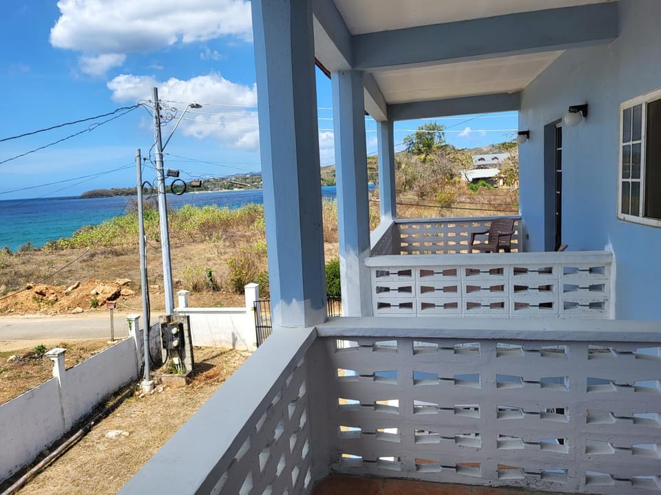 Property building, Balcony/Terrace, Sea view