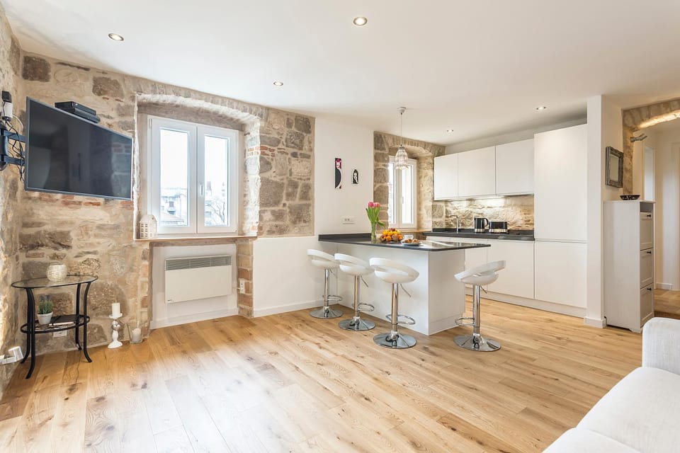 Kitchen or kitchenette, Living room, Dining area