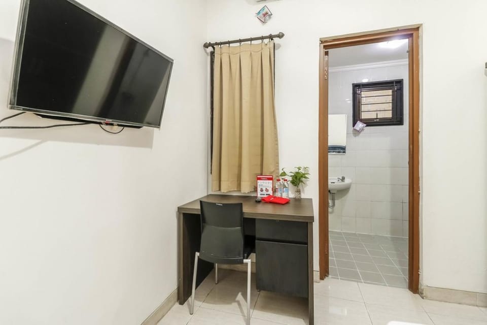 Shower, Bathroom, Bedroom