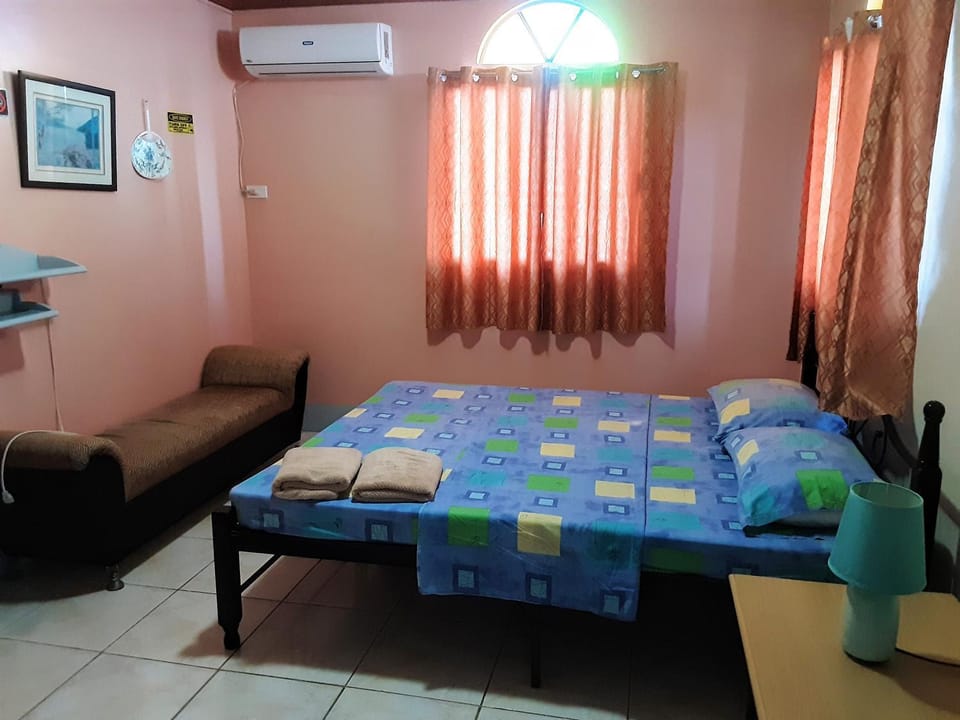 Bed, Bedroom, air conditioner