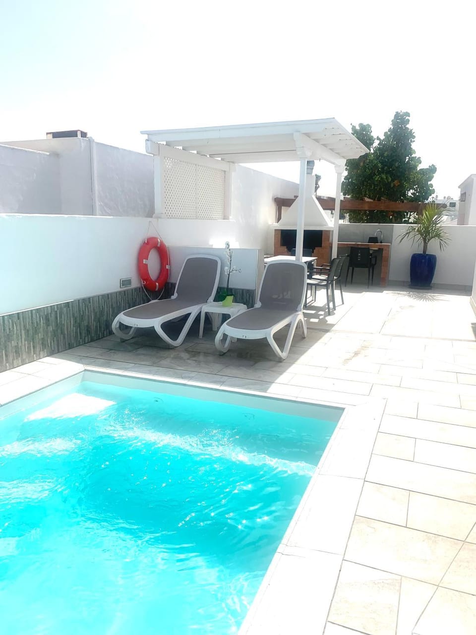 Pool view, Swimming pool, sunbed